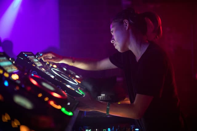 Monki gallery photo 7