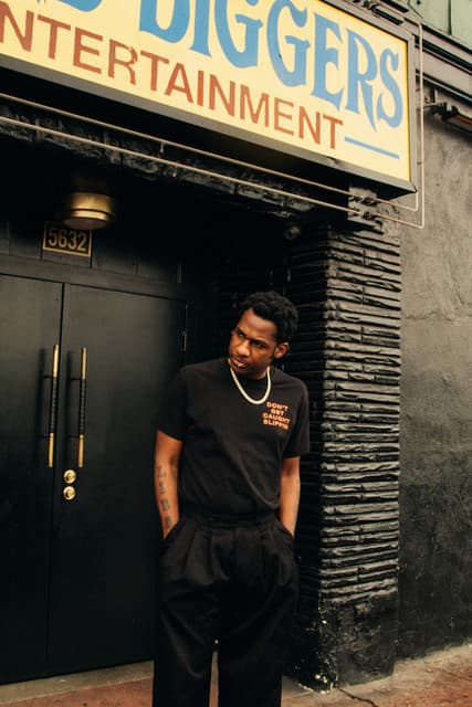 Leon Bridges gallery photo 1