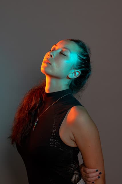 Loni Lincoln gallery photo 3