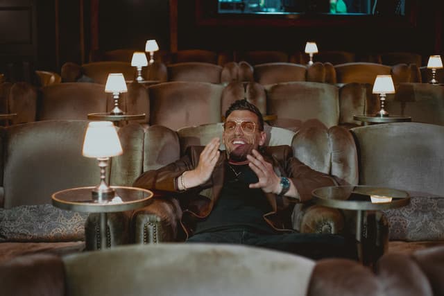 Chris Distefano gallery photo 1