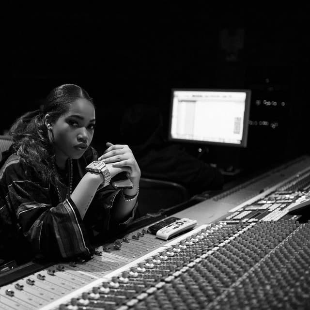 LadiKutz gallery photo 10