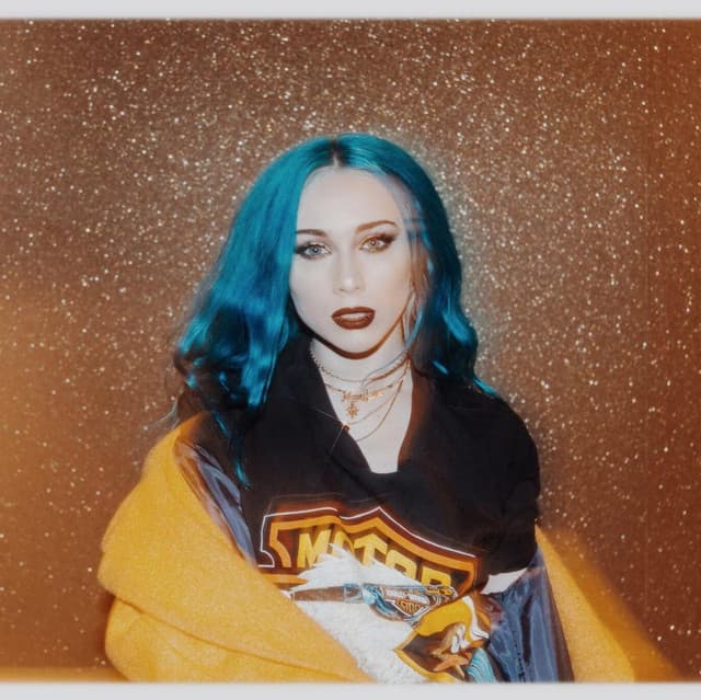 Jaira Burns gallery photo 1