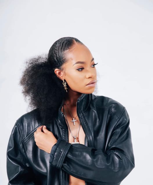 LadiKutz gallery photo 7