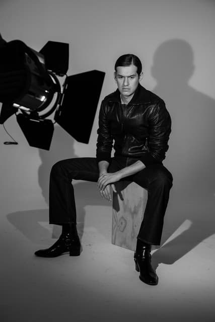 Omar Apollo gallery photo 2