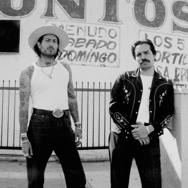 Hermanos Gutiérrez gallery photo 6