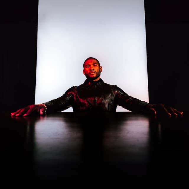 USHER gallery photo 2