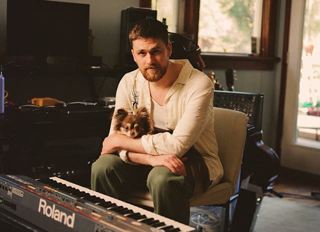 Still Woozy gallery photo 1