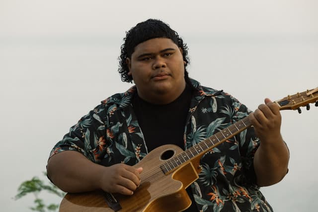 Iam Tongi gallery photo 1