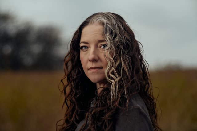 Ashley McBryde gallery photo 1