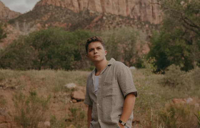 Josiah Queen gallery photo 1