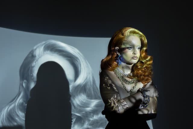 Sabrina Claudio gallery photo 6