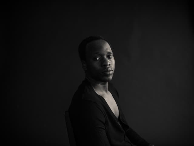 Jon Muq gallery photo 3