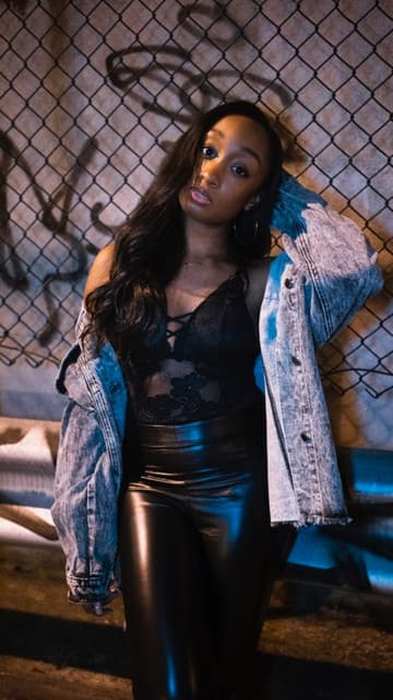 Nia Marie gallery photo 2