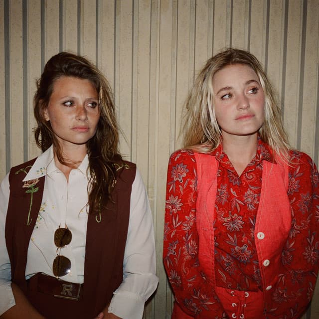 Aly & AJ gallery photo 6