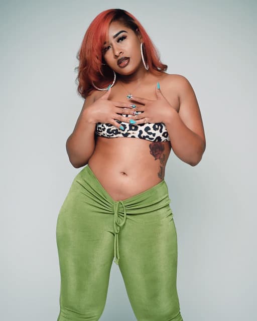 TEE WILLIS gallery photo 3