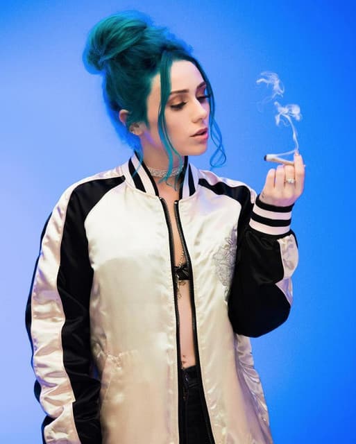 Jaira Burns gallery photo 5