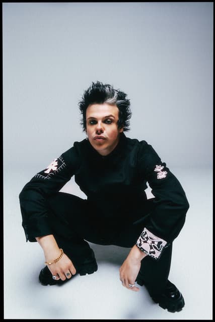 YUNGBLUD gallery photo 2