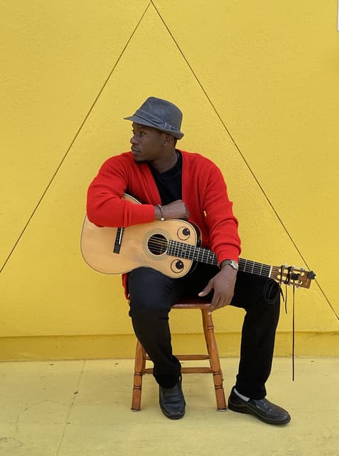 Jon Muq gallery photo 2