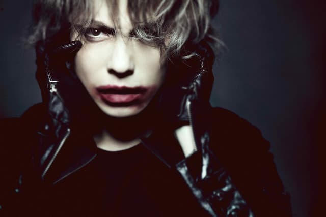 HYDE gallery photo 5