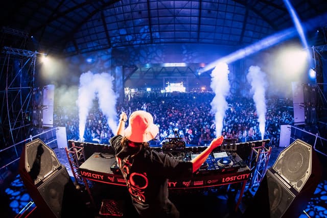 CYRIL gallery photo 2