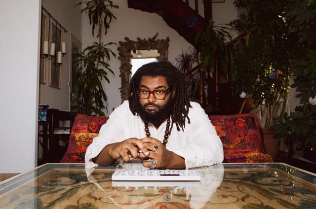 Elmiene gallery photo 1