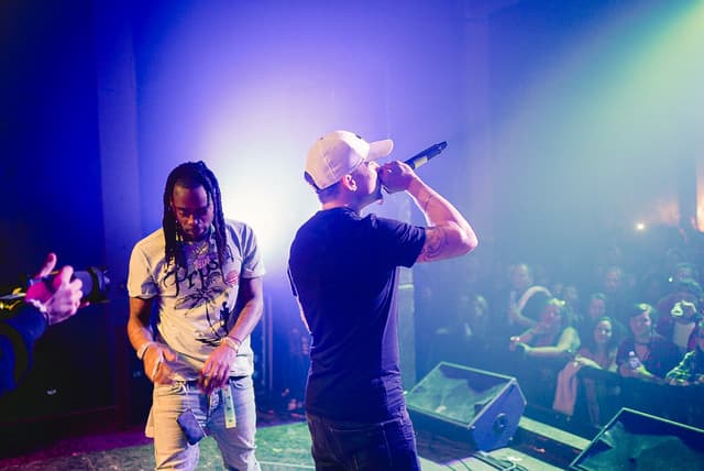 BVNG HVZE gallery photo 2