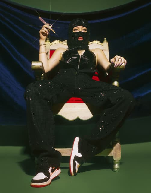 Noah Cyrus gallery photo 3