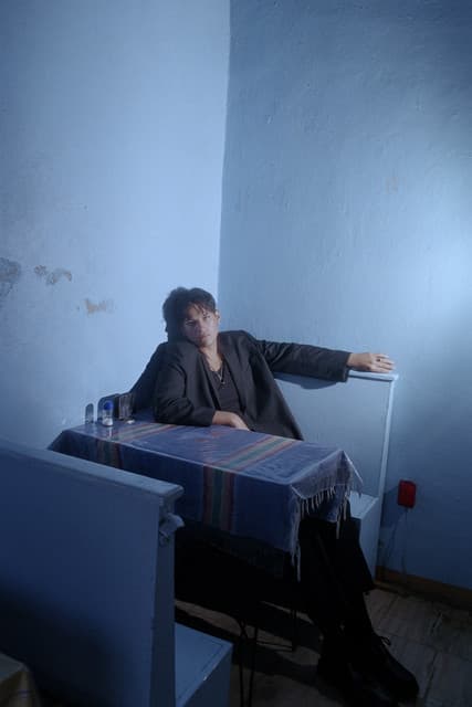 Omar Apollo gallery photo 5