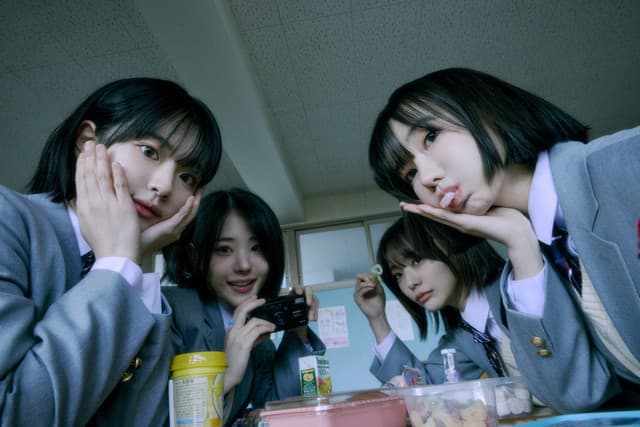 QWER gallery photo 1