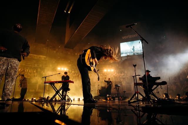 Brooke Ligertwood gallery photo 4