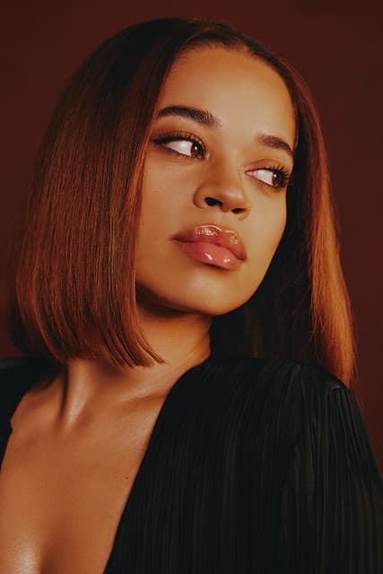 Ella Mai gallery photo 2