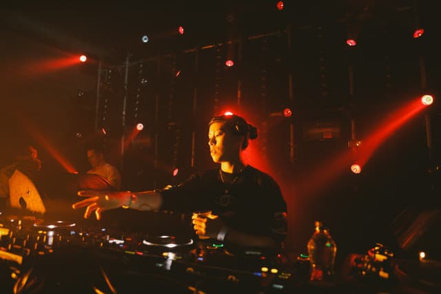 Monki gallery photo 8