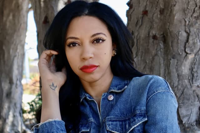 Kris Londyn gallery photo 6