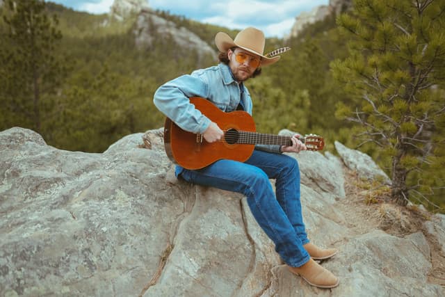 Tyler Halverson gallery photo 4