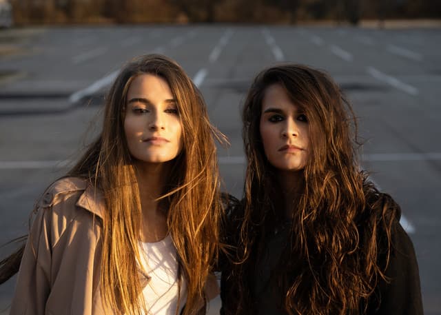 Neoni gallery photo 3