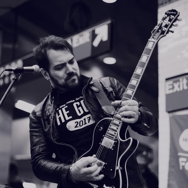 Felipe Pavani gallery photo 1