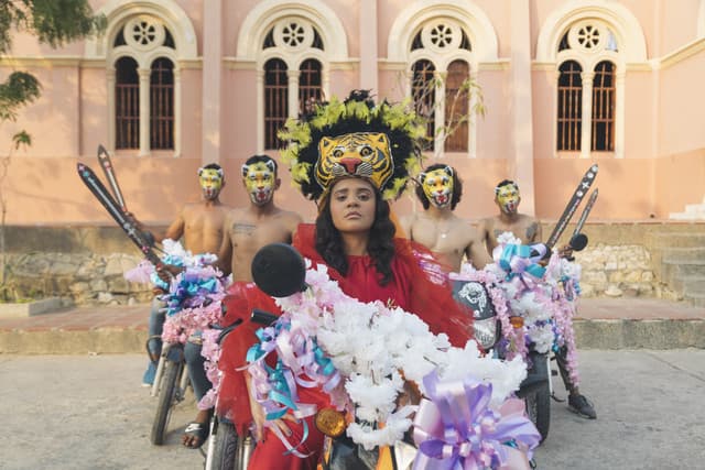 Lido Pimienta gallery photo 1