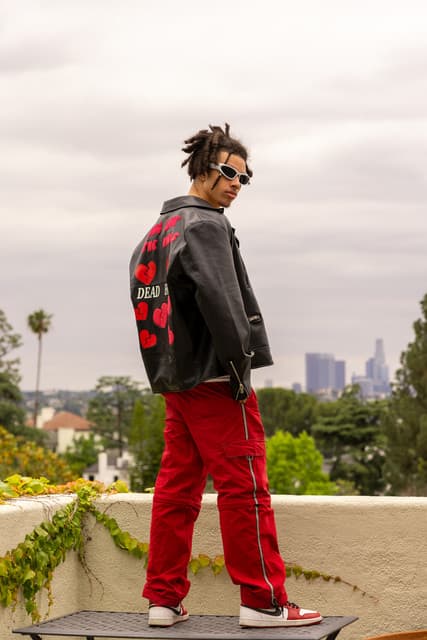 Iz LaMarr gallery photo 3