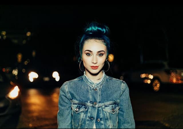 Jaira Burns gallery photo 4