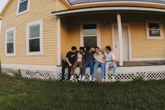 West 22nd gallery photo 5