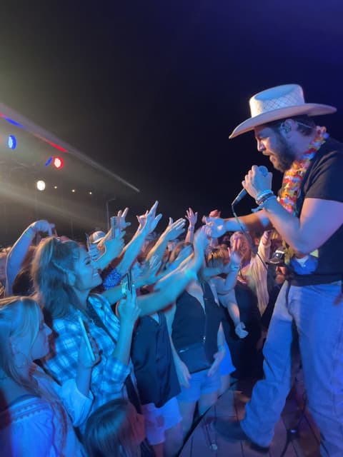 Chayce Beckham gallery photo 9