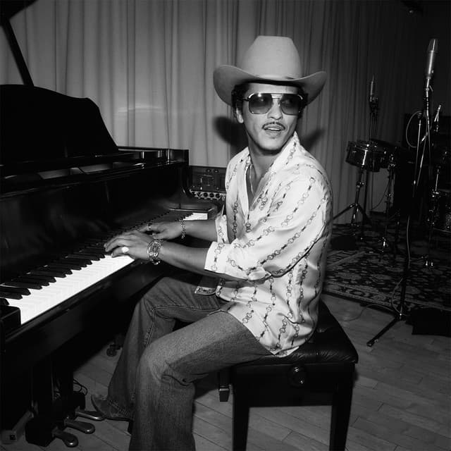Bruno Mars gallery photo 1
