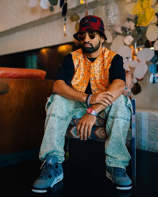 Spitty gallery photo 5