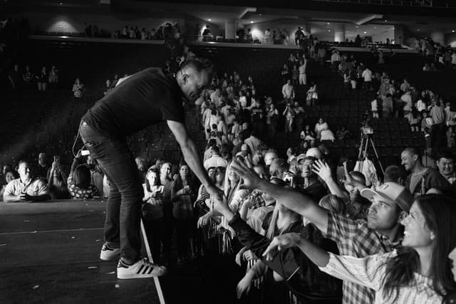 Chris Tomlin gallery photo 7