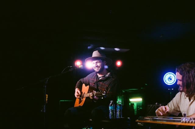 Chayce Beckham gallery photo 5