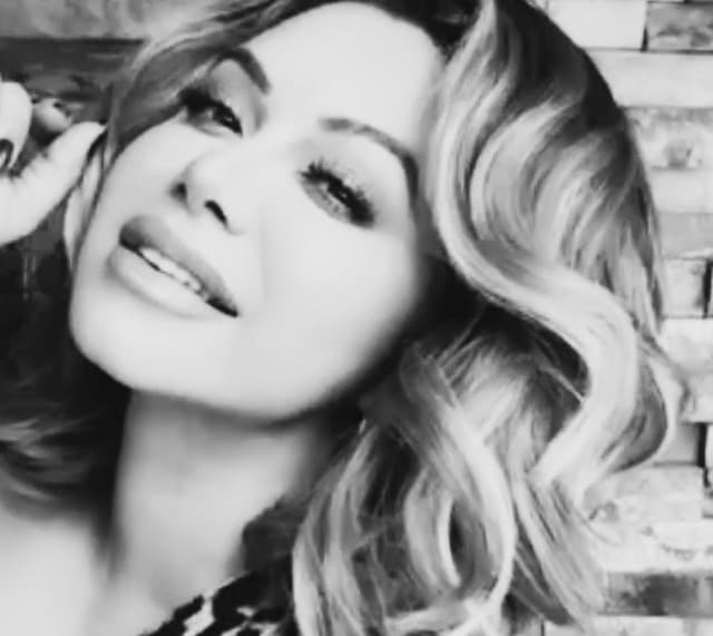 Chiquis gallery photo 8