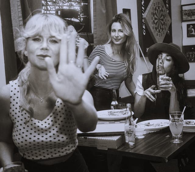 Habibi gallery photo 5