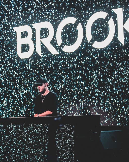 Brooks gallery photo 1