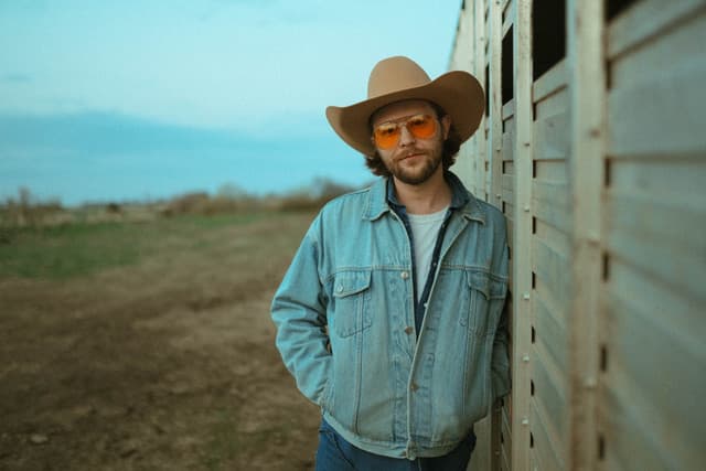 Tyler Halverson gallery photo 7