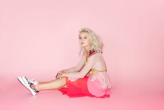 Zara Larsson gallery photo 5